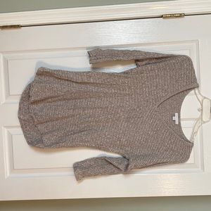 Women’s quarter sleeve sweater
